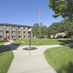 building at Riverwood Court apartments