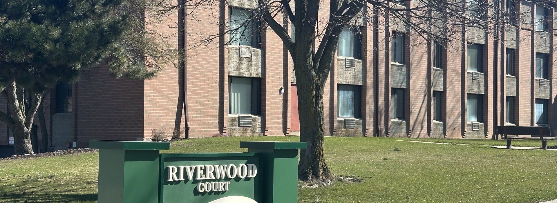 Riverwood Court signage